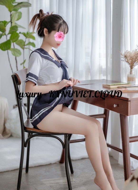 co-hoc-sinh-thuy-tien-dang-yeu-nong-bong-ngot-nuoc-danh-tang-ae-1668086-original.jpg
